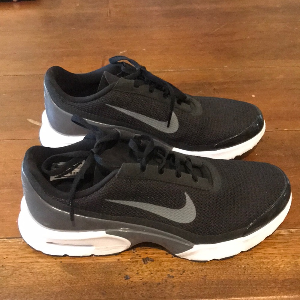 Black Nike gym shoes